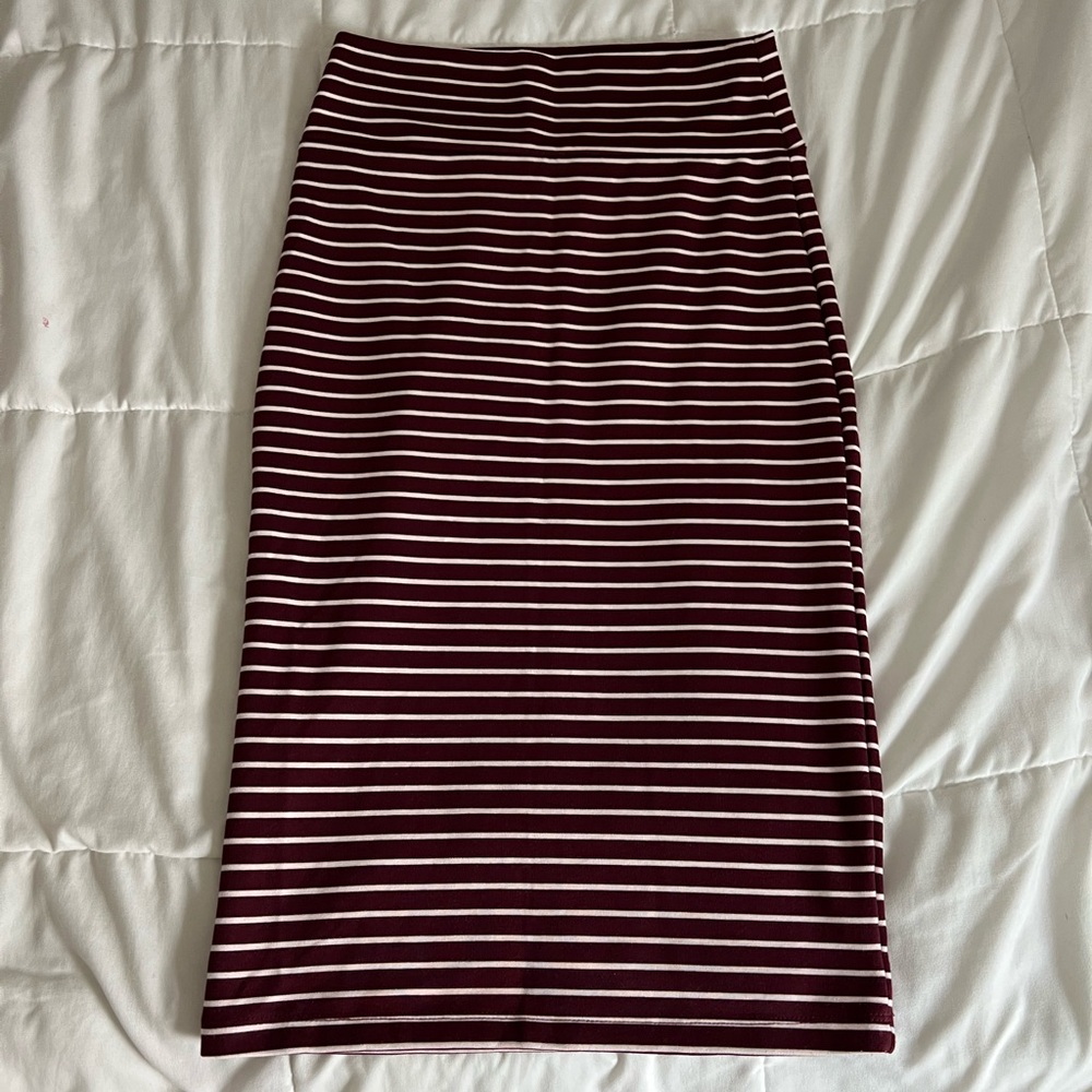 MIDI FITTED SKIRT (size: women’s medium)